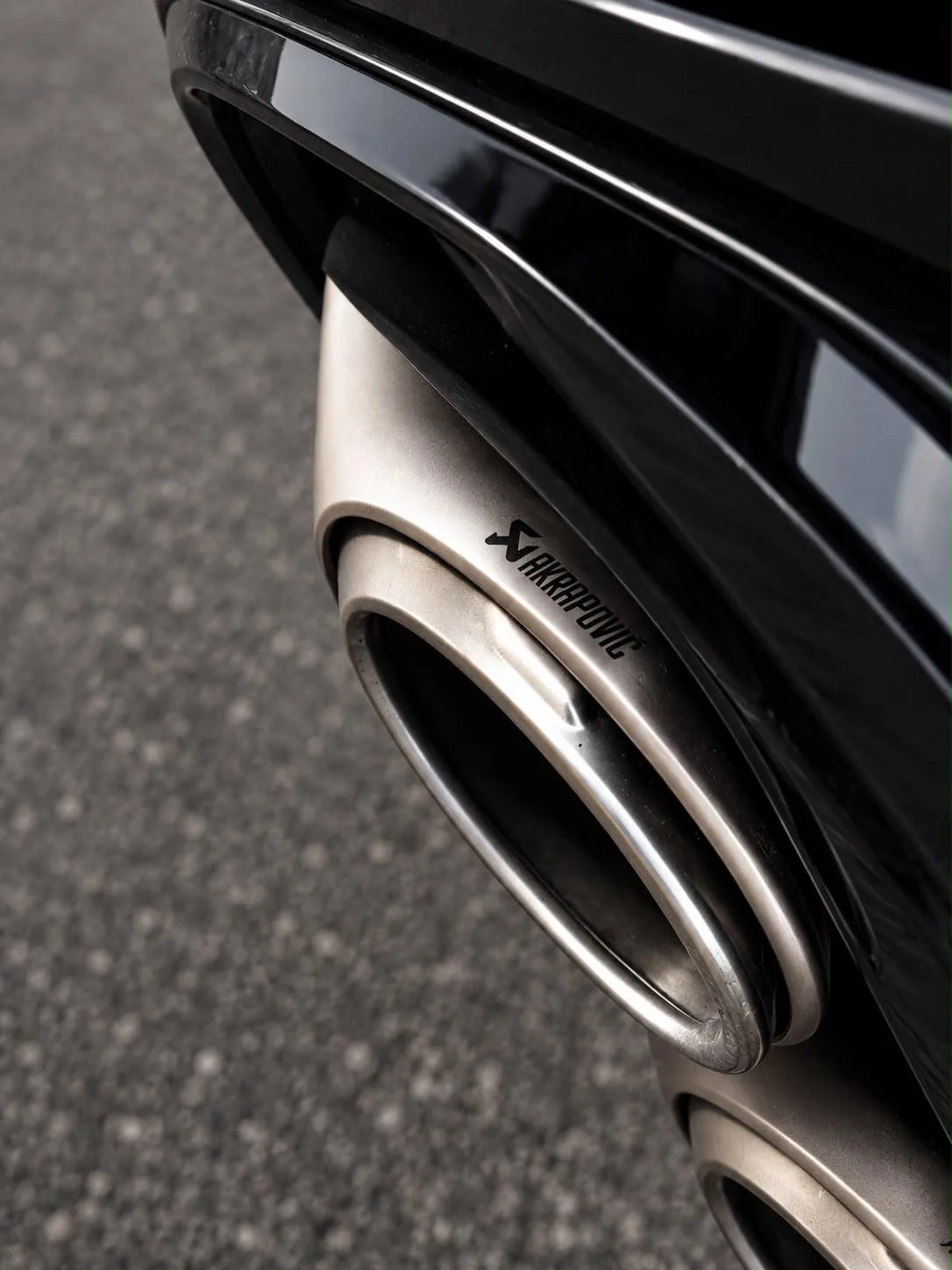 Lamborghini Urus — escape Akrapovic