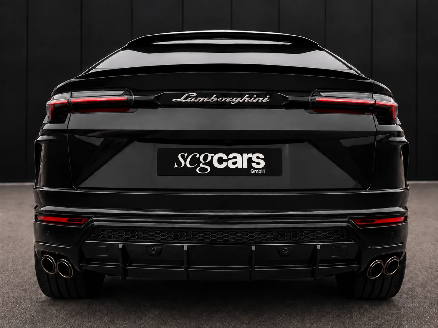Lamborghini Urus Full Black — trasera